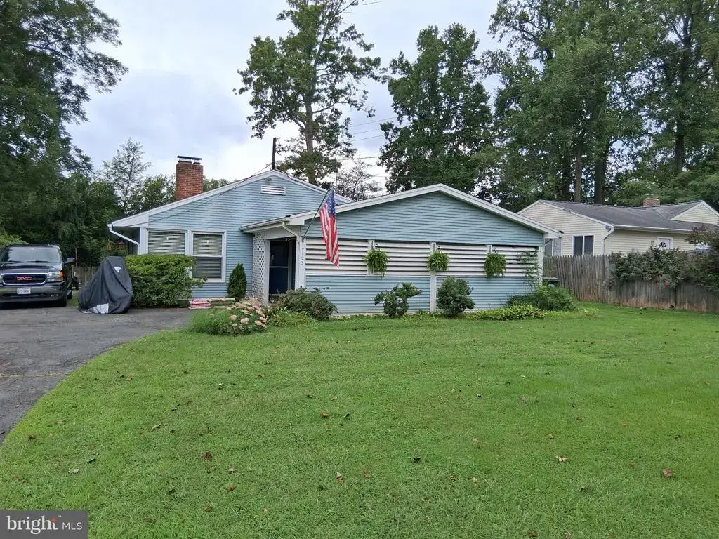7123 Alger Rd, FALLS CHURCH
