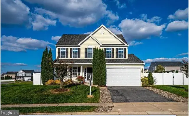 105 E Brook Dr, Centreville