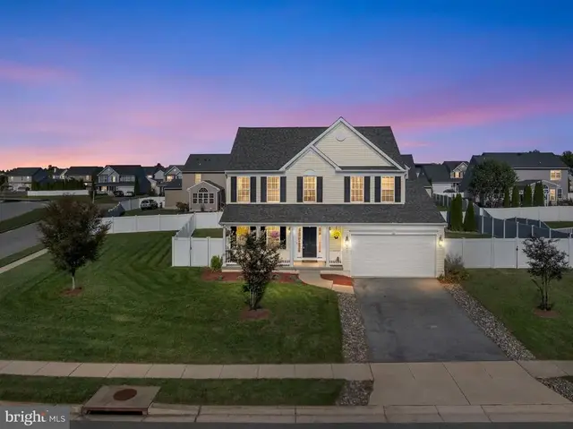 105 E Brook Dr, Centreville