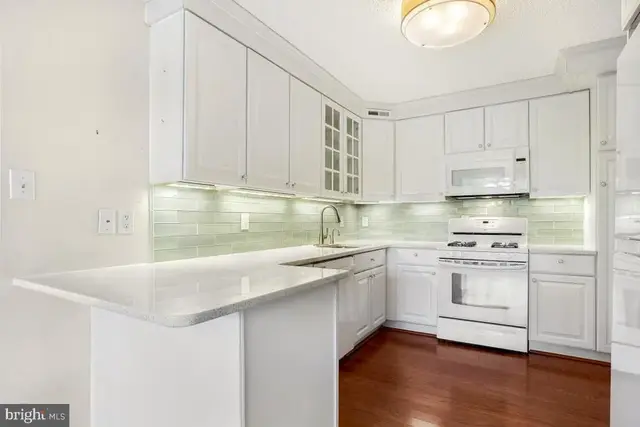5225 Pooks Hill Rd #426s, Bethesda
