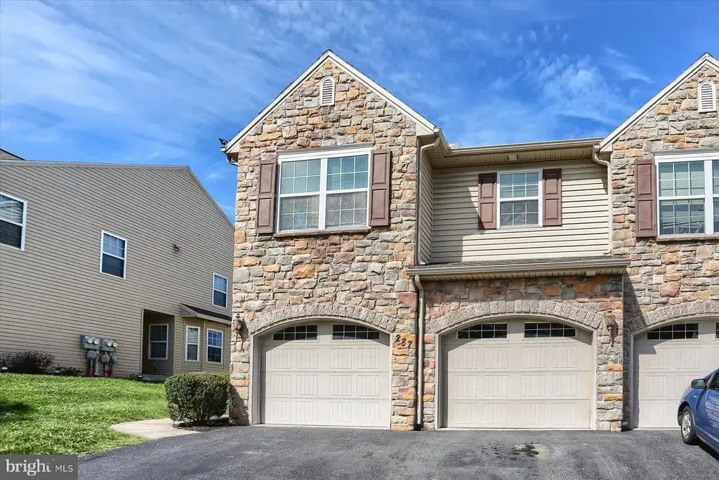 287 Fieldstone Ct #95, NEW CUMBERLAND