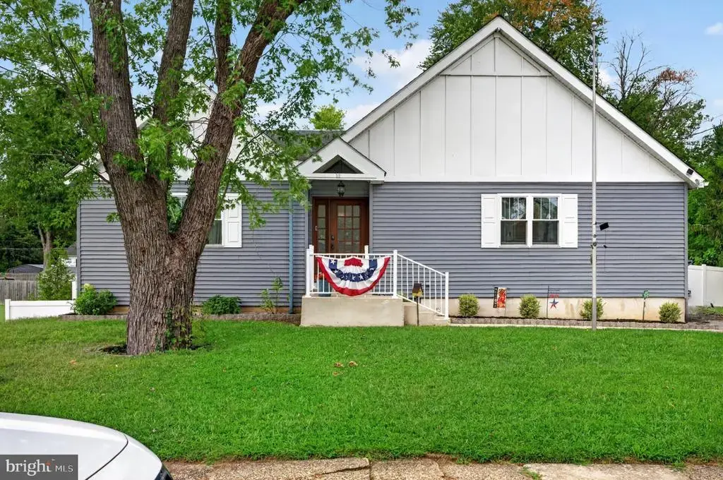 10 Camden Ave, VOORHEES