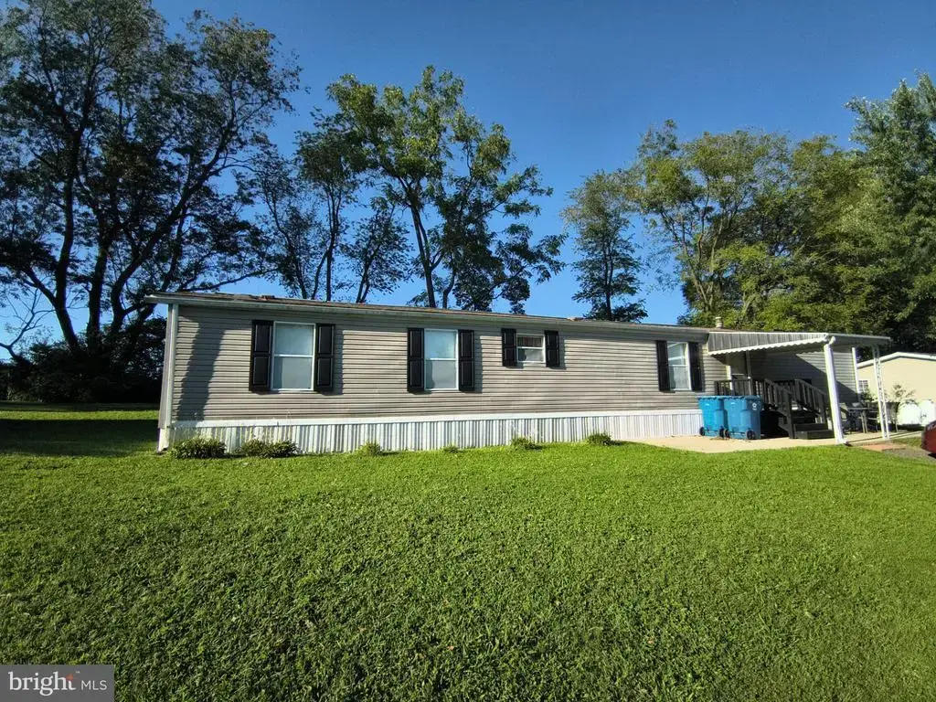 7 Hilltop Dr, NOTTINGHAM