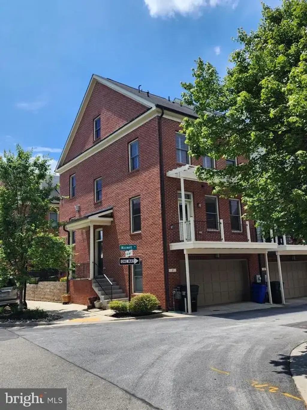 2 Maxwell Sq, FREDERICK