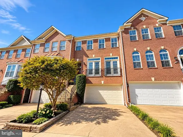 5264 Cozy Glen Ln, Alexandria
