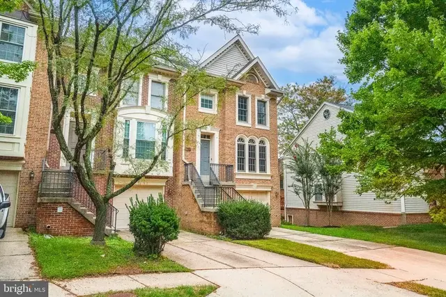 11774 Valley Ridge Cir, Fairfax
