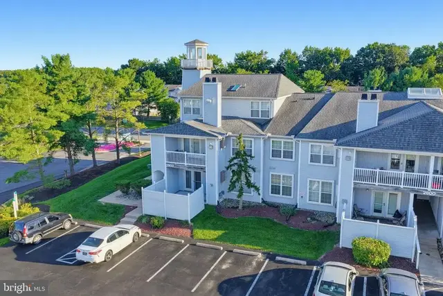 2906 Waters Edge Dr #263, Newark