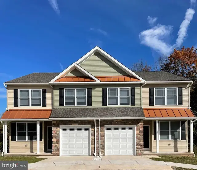 16 Hidden Hollow Dr, Collegeville