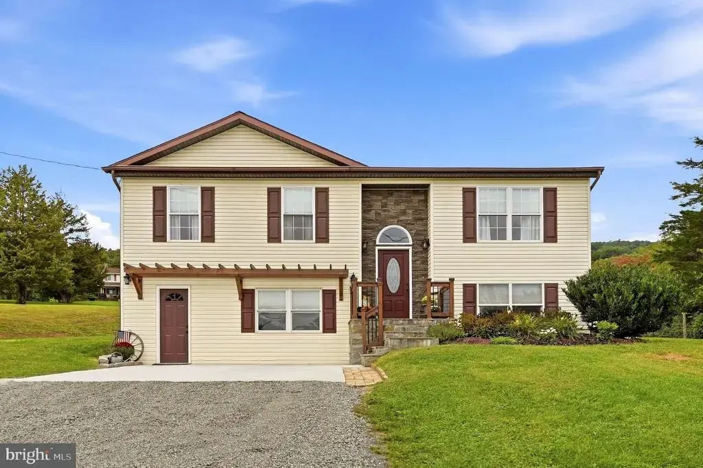 8 Scenic View Ln, PAW PAW
