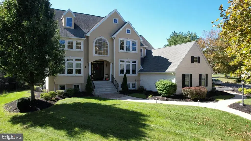 16 Emerson Dr, CINNAMINSON