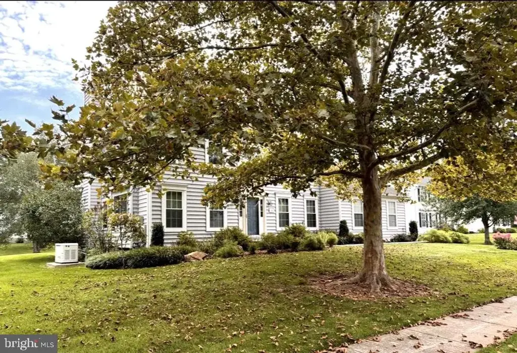 16 Argyle Ln #, OAKS