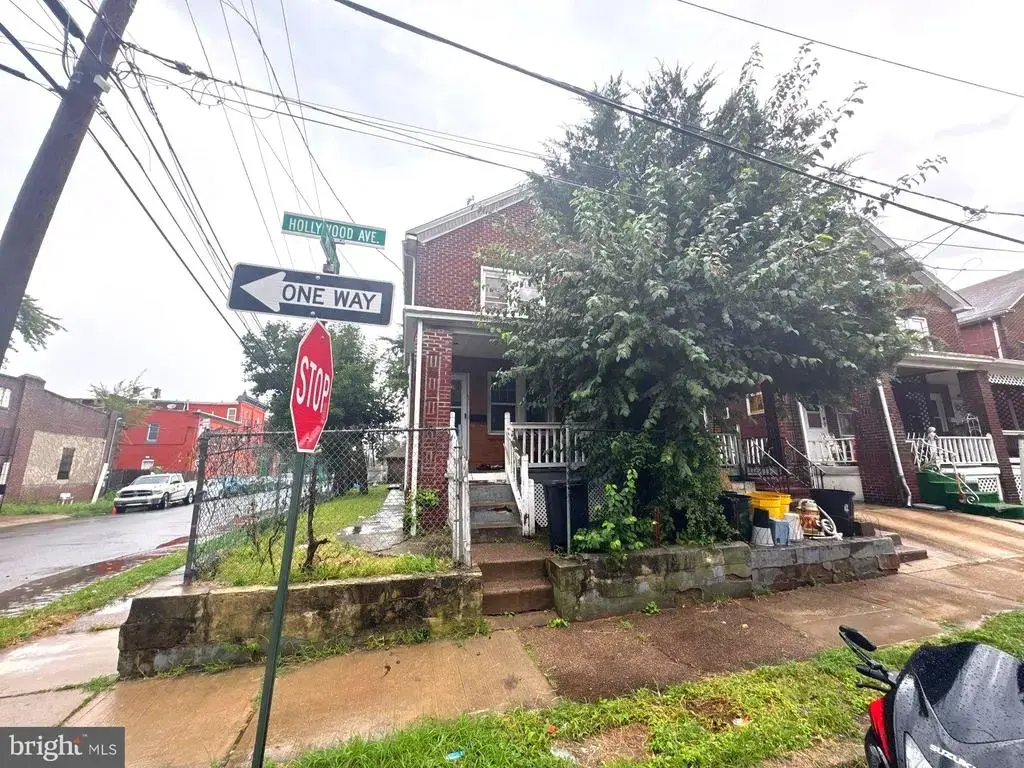 2 Hollywood Ave, TRENTON