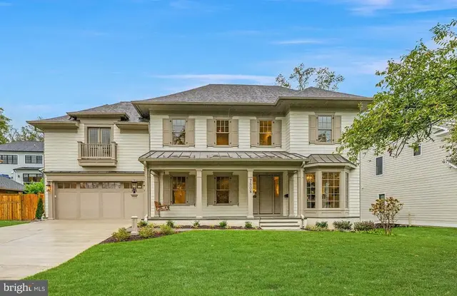 7608 Leesburg Dr, Bethesda