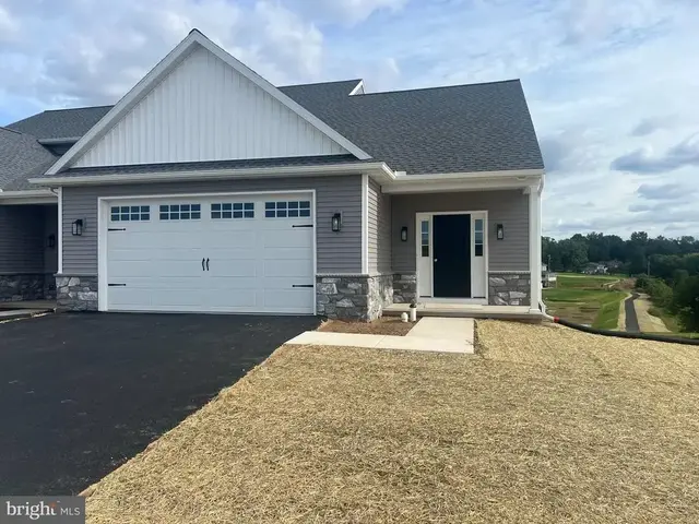320 Ridgefield Dr, Elizabethtown