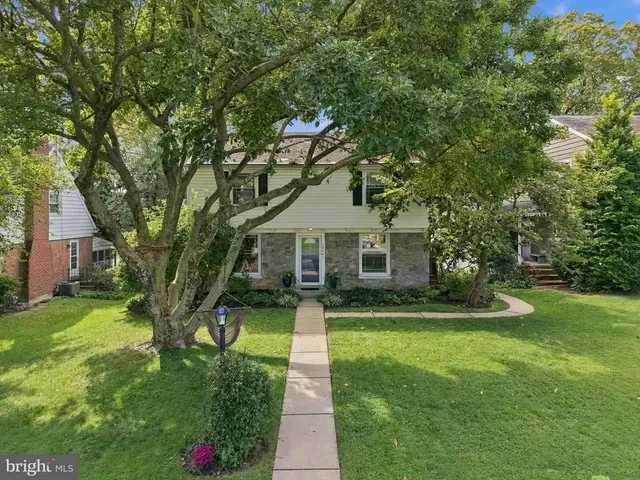 1008 Skyline Dr, Lancaster
