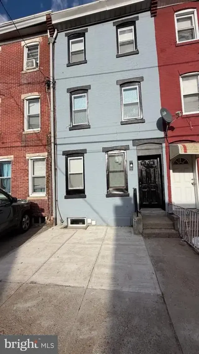 2091 Bridge St, Philadelphia