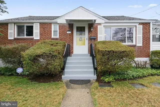 13014 Evanston St, Rockville