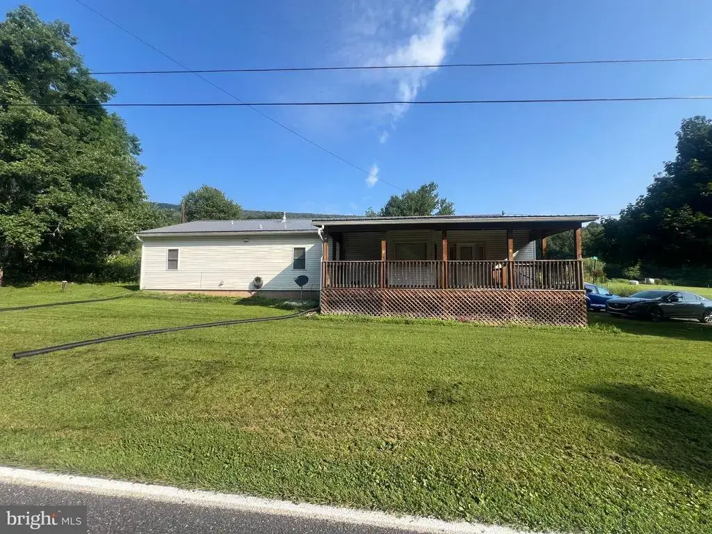 3 Mount Ln, MIFFLIN