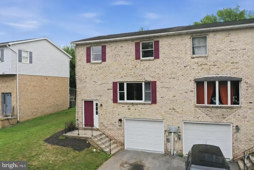1464 Hollywell Ave, CHAMBERSBURG