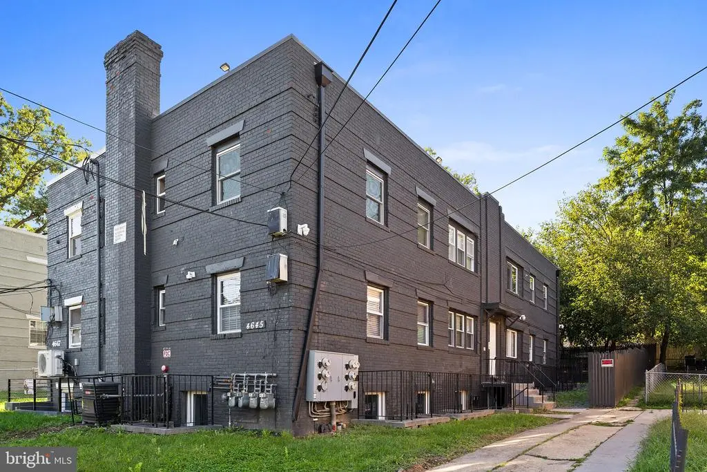 4645 Hillside Rd Se, WASHINGTON