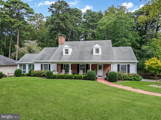 409 Rolling Rd, Salisbury