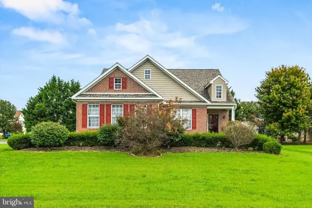 18 W Bullrush Dr, Milford