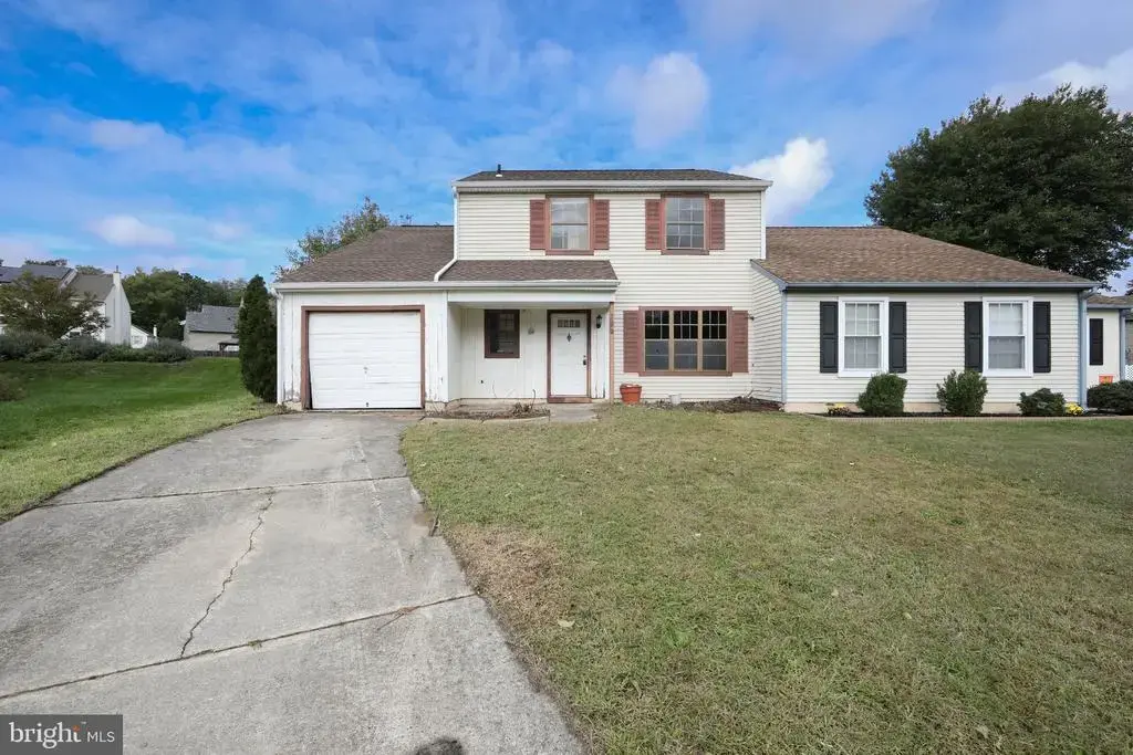 122 Burgundy Ct, WENONAH