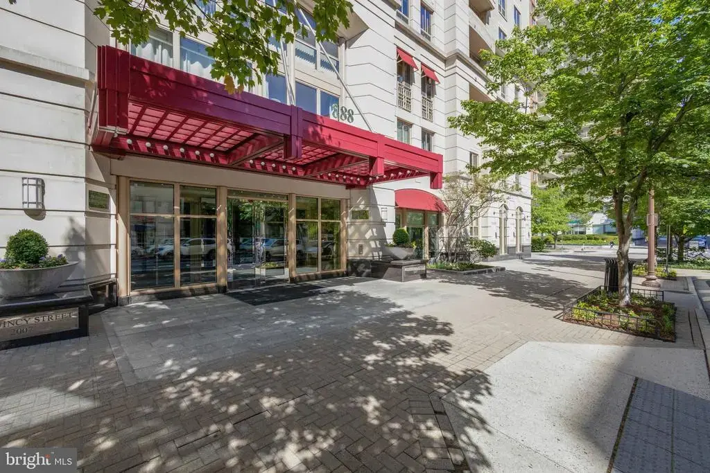 888 N Quincy St #1107, ARLINGTON