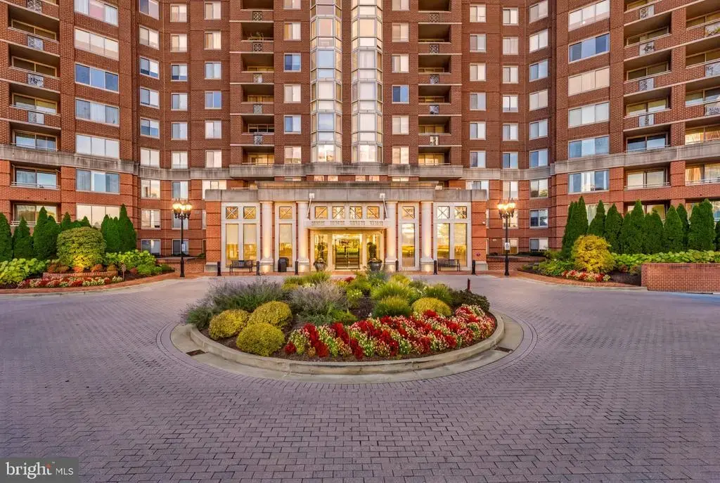 5809 Nicholson Ln #305, ROCKVILLE
