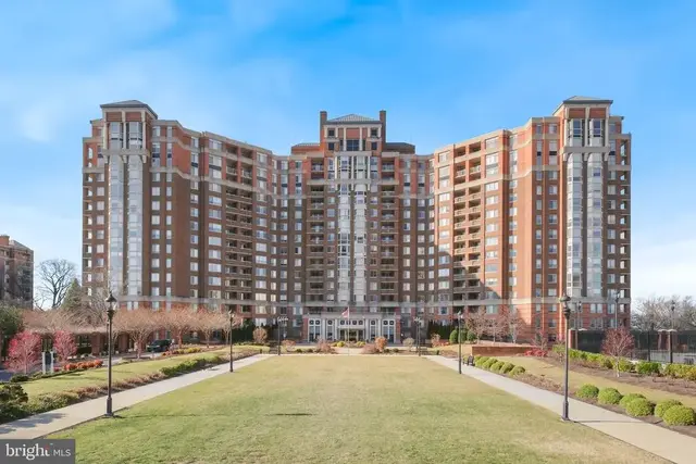 5809 Nicholson Ln #305, Rockville