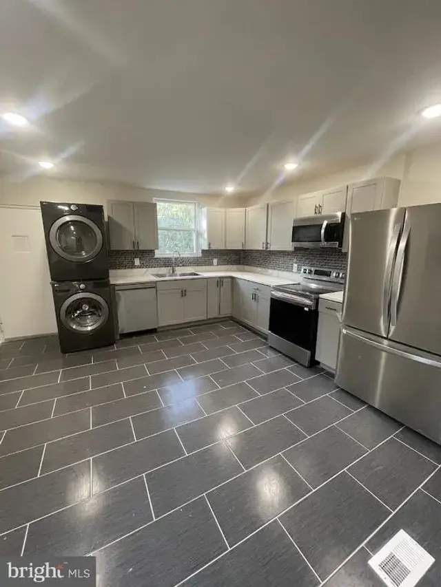 213 W Baltimore Ave #2nd Floor, Lansdowne