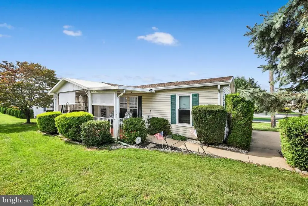 16 Edward Ave, LEBANON