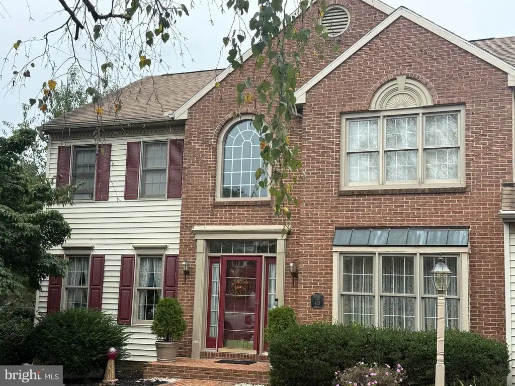 410 Seville Dr, RED LION