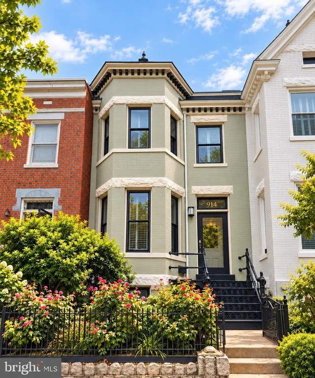 914 C St Ne, WASHINGTON