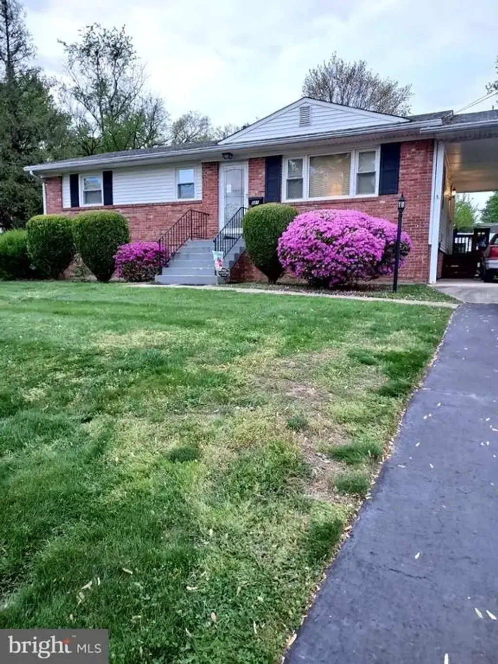 821 Grant St, HERNDON