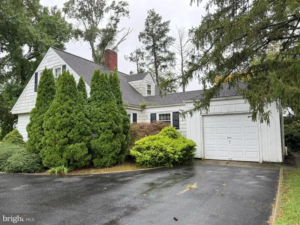 4 E Finley Rd, BRIDGETON