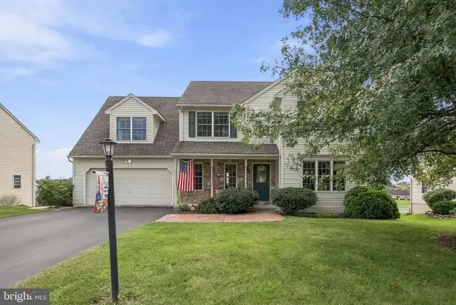 556 Harvest Dr, York