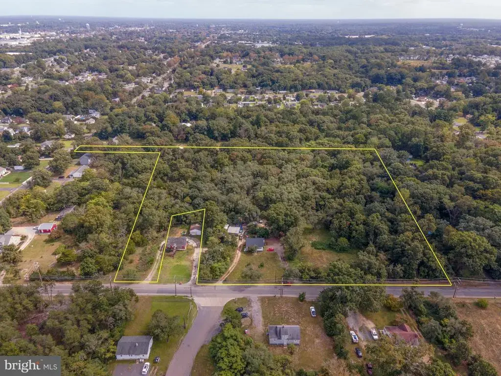 667 S Mill Rd, VINELAND