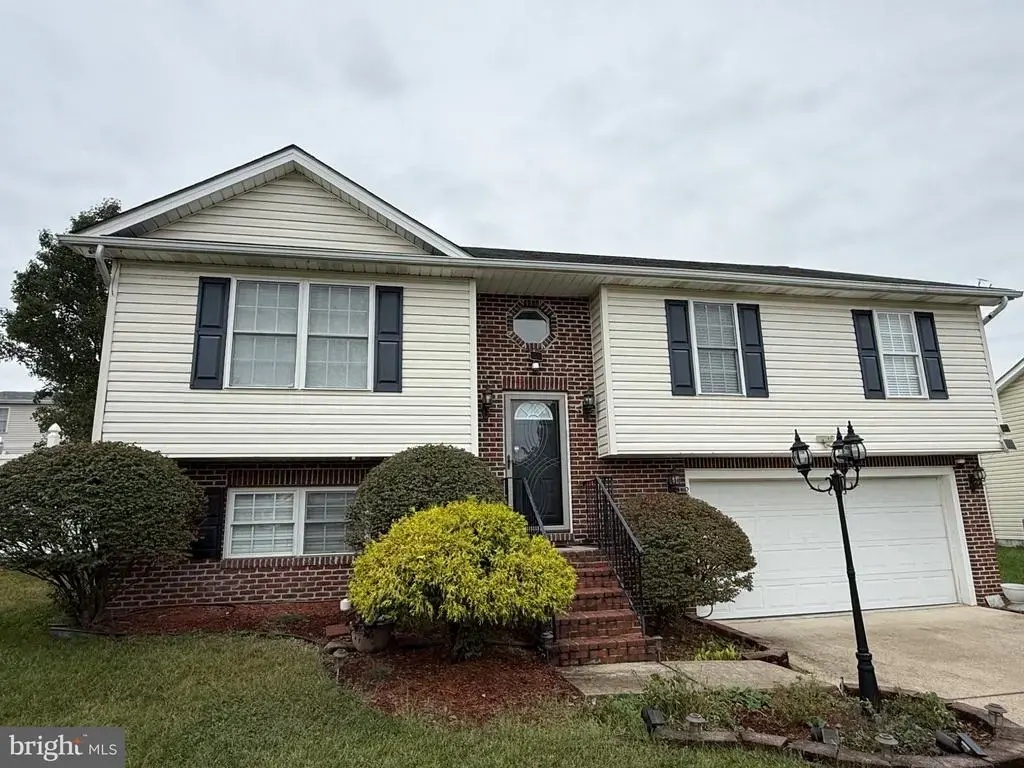 239 Ford Cir, INWOOD