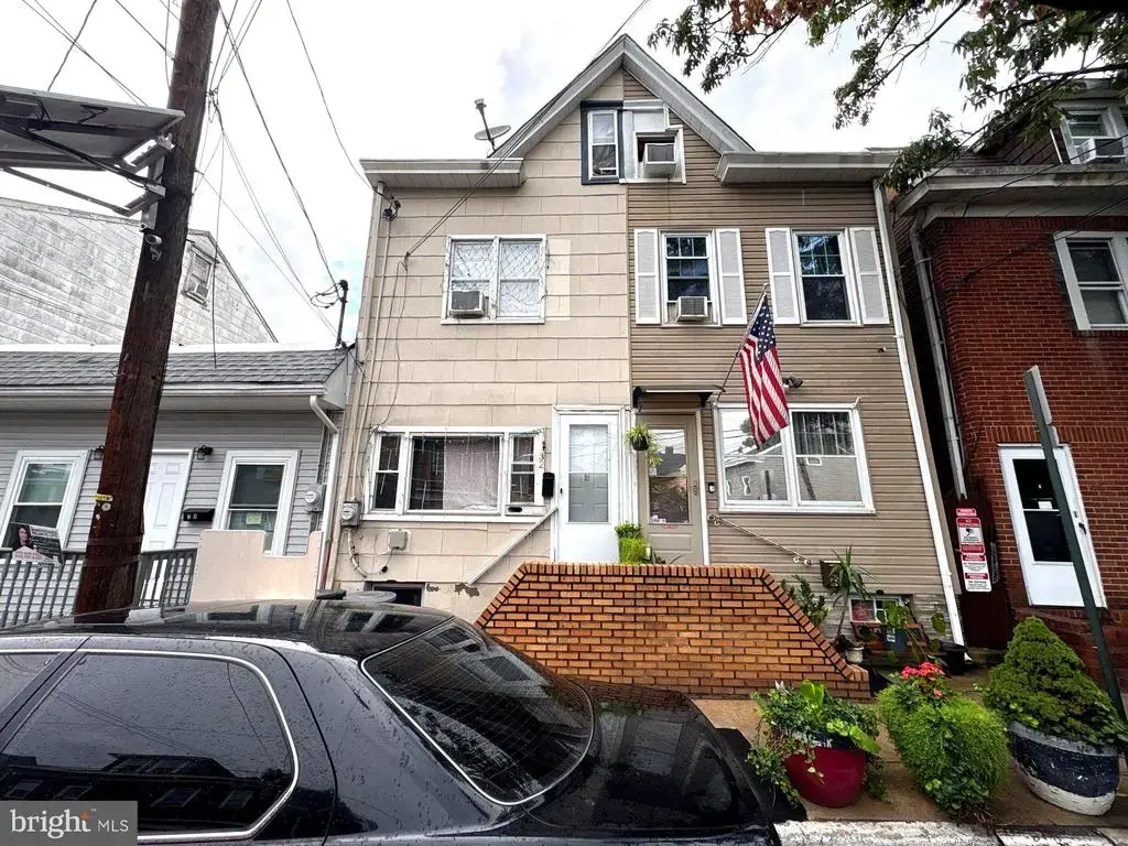32 Elm St, TRENTON