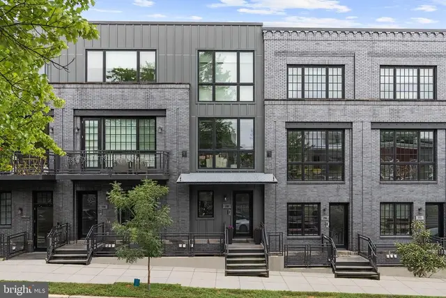 770 Girard St Nw #1e, Washington
