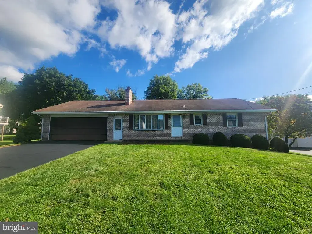 2241 Seitz Dr, LANCASTER