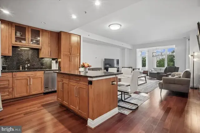 8220 Crestwood Heights Dr #301, Mclean