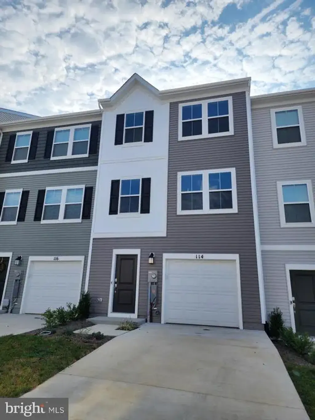 114 Milburn Dr, MARTINSBURG