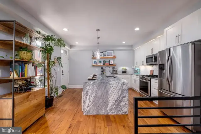 17 E Ostend St, Baltimore