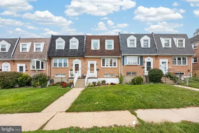 907 Oxford Ave, Phoenixville