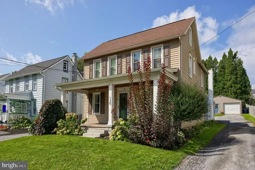130 S State St, BROWNSTOWN