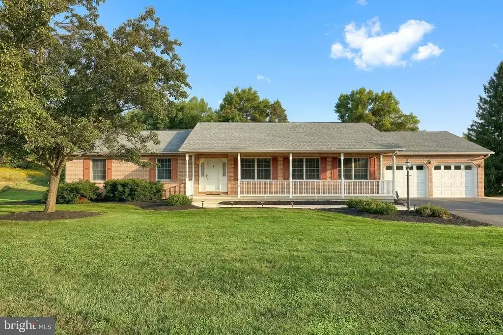 598 Darrow Rd, YORK