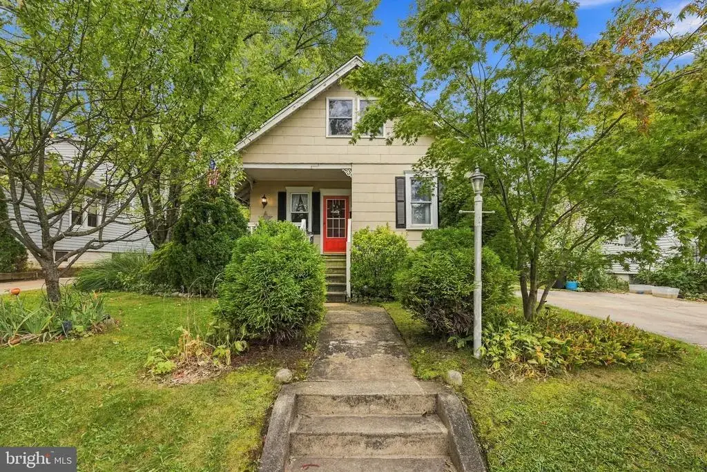 24 N Davis Ave, AUDUBON