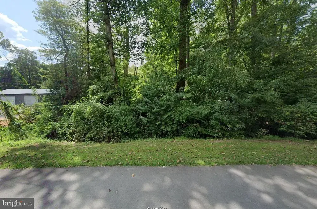 102 James Ln, STAFFORD